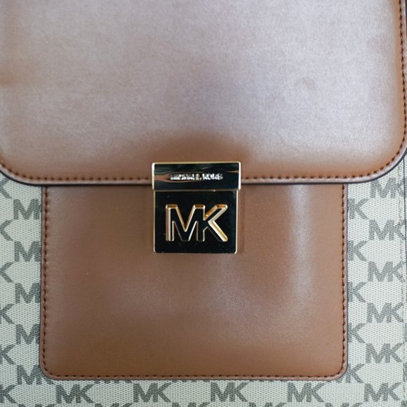 Michael Kors Mindy M Backpack MK Natural/Brown main image 12